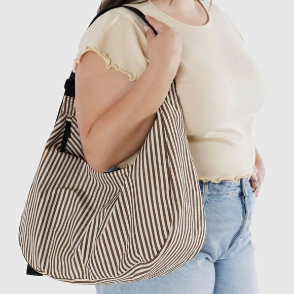 NWT Baggu Large Nylon Crescent Bag - Brown Stripe - Picture 4 of 5